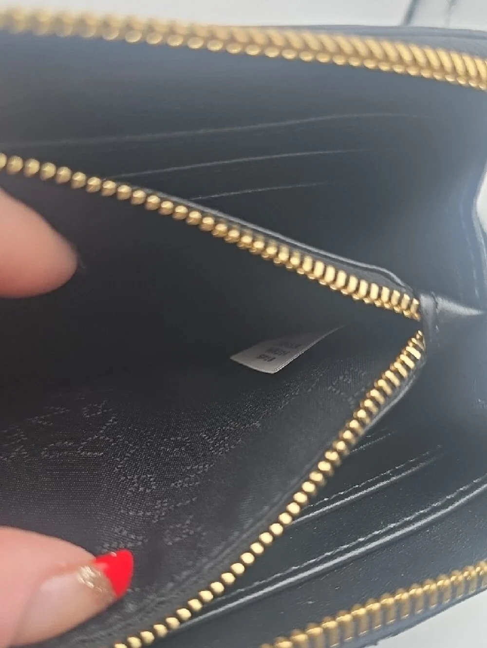 Stella McCartney Black Quilted Long Zip Wallet W/ Gold Star Accent (GOOD/FAIR)🌟